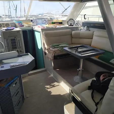 Ferretti 36 ' Bateau A Quai Vieux-port Festival La Croisette Botel *
