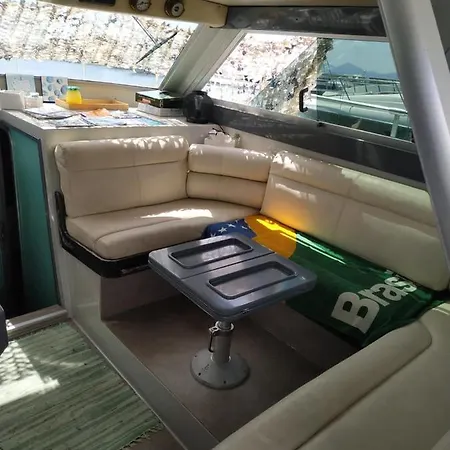 Botel Ferretti 36 ' Bateau A Quai Vieux-port Festival La Croisette