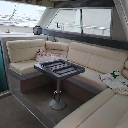Ferretti 36 ' Bateau A Quai Vieux-port Festival La Croisette Botel *
