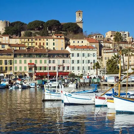 Botel Ferretti 36 ' Bateau A Quai Vieux-port Festival La Croisette Cannes