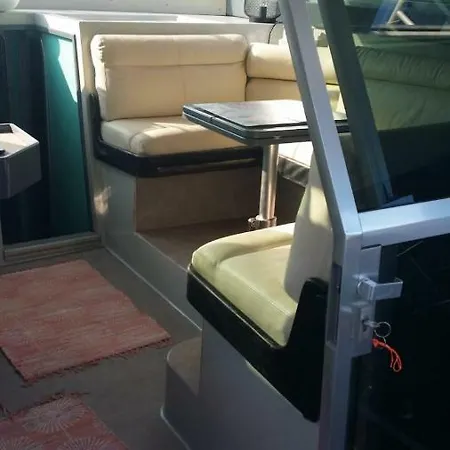 Ferretti 36 ' Bateau A Quai Vieux-port Festival La Croisette 船屋 戛纳